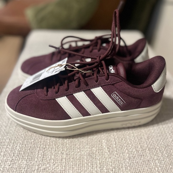Adidas VL Court Bold Shoes in Maroon and White new with tags - Picture 5 of 7